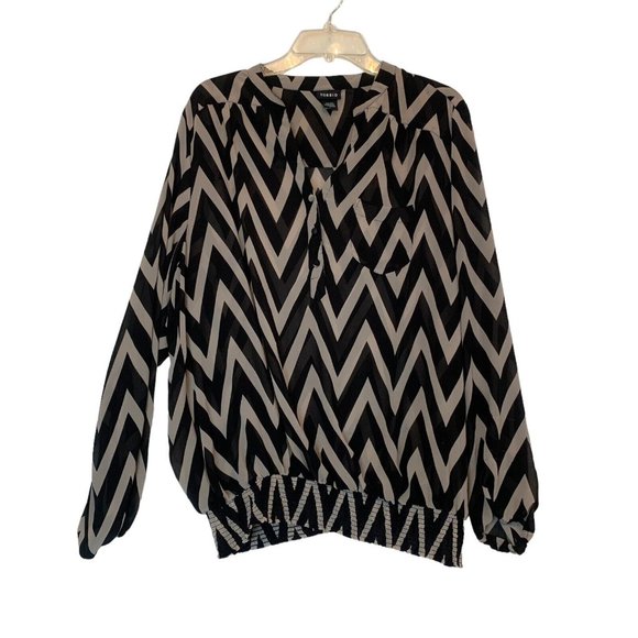 torrid Tops - Torrid Women’s Blouse Plus Size 1 16/18 Black  Zig Zag Semi Sheer Rouched Flown